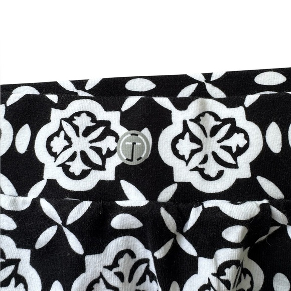 Talbots Everyday Yoga Skort - Medallion Print - Picture 2 of 9